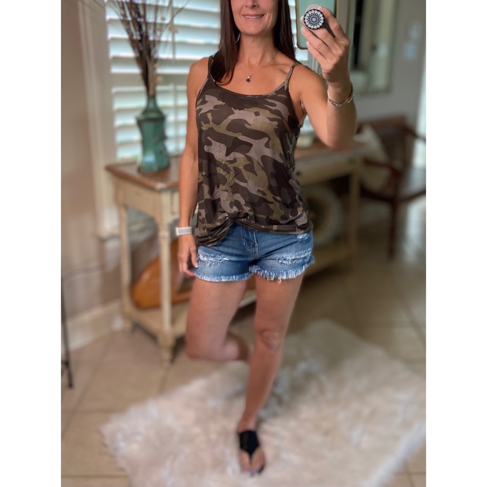 Reversible Camouflage Scoop V-Neck Tank Green 2321 - Picture 15 of 15